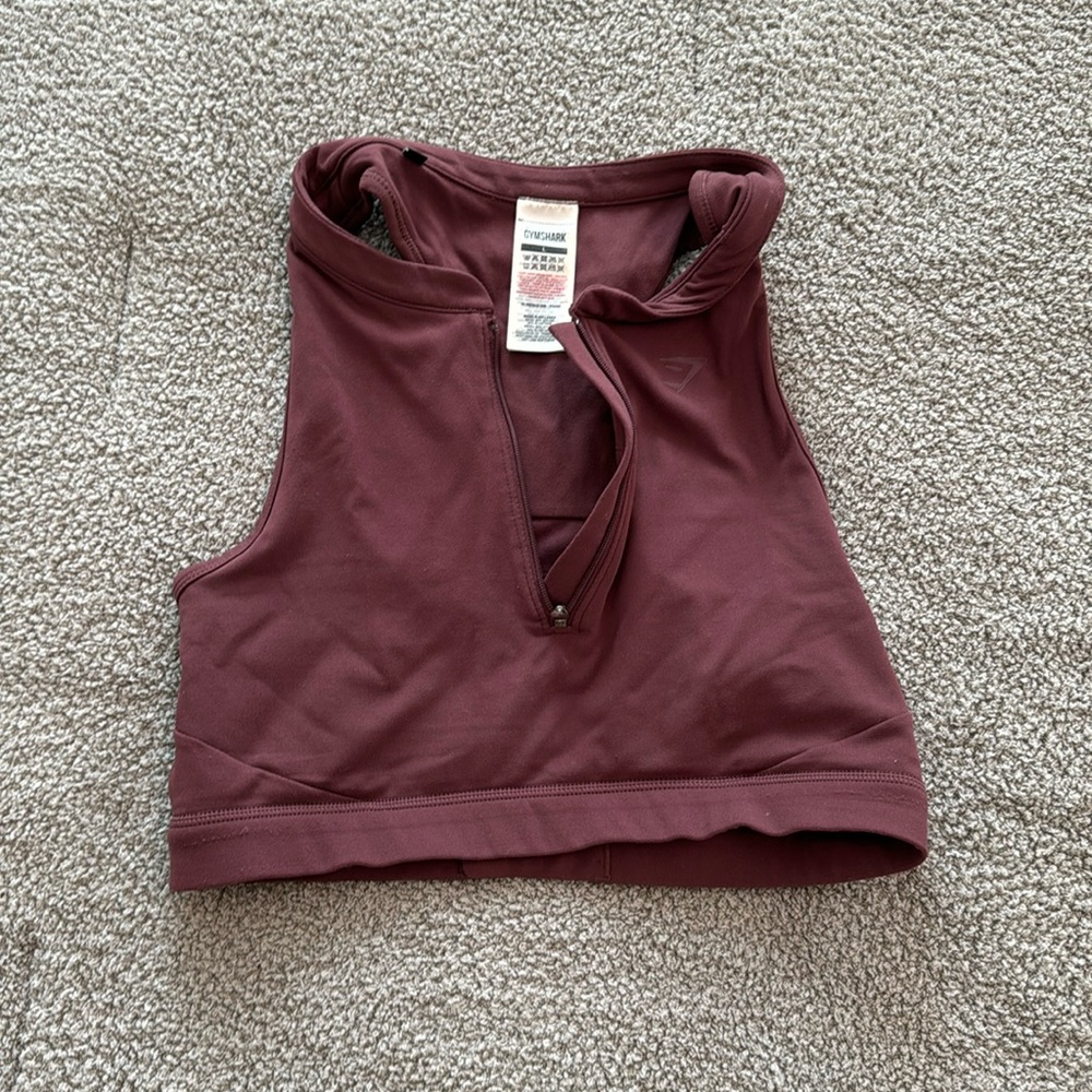 Nwot gym shark half zip sports bra
